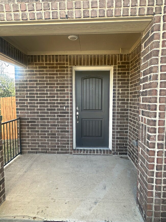 4878 Via Sonoma Trail in Converse, TX - Building Photo - Building Photo