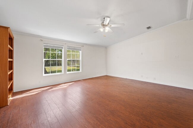 property at 2906 Shannon Ct