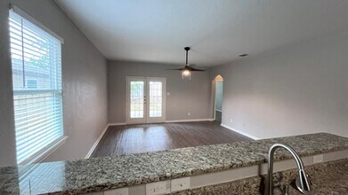 7063 Capeshaw in San Antonio, TX - Building Photo - Building Photo