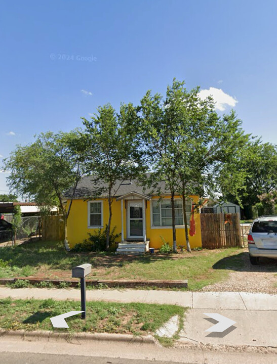 2519 Cornell St in Lubbock, TX - Building Photo