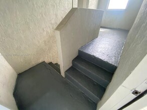 1700 NW 22nd Ct in Miami, FL - Foto de edificio - Building Photo