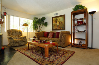 The Islander Apartments in Santa Ana, CA - Building Photo - Interior Photo