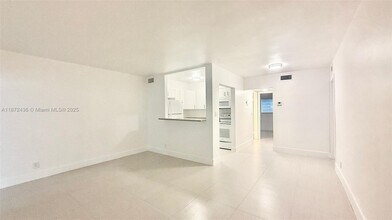 42 SW 14th St in Dania Beach, FL - Building Photo - Building Photo
