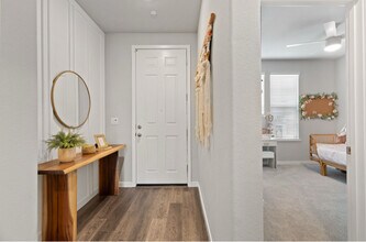 1305 Swallowtail Dr in Roseville, CA - Building Photo - Building Photo