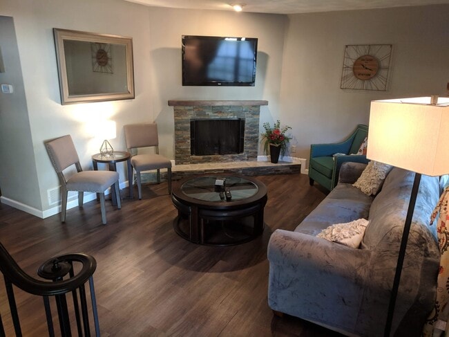property at 833 Nowland Ct