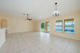 2271 Grove Dr in Naples, FL - Building Photo - Building Photo