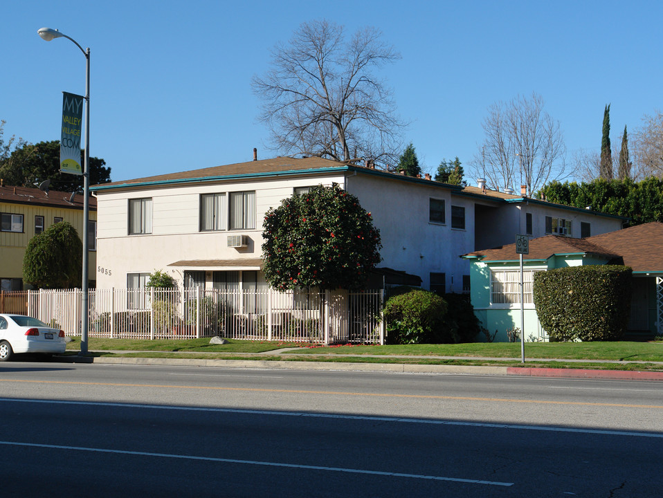 5055 Laurel Canyon Blvd in Valley Village, CA - Building Photo