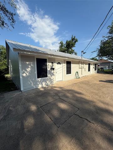 property at 304 E Hickory St
