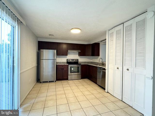 property at 8604 Hamilton Ct