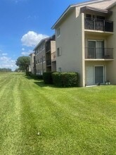1089 Benoist Farms Rd in West Palm Beach, FL - Building Photo - Building Photo