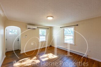 320 SE 4th St in College Place, WA - Building Photo - Building Photo