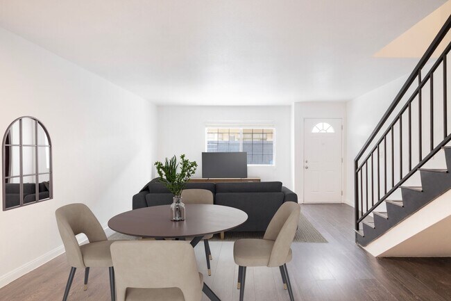 1817 Garfield Pl in Los Angeles, CA - Building Photo - Building Photo