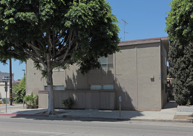 341 E 6th St in Long Beach, CA - Foto de edificio - Building Photo