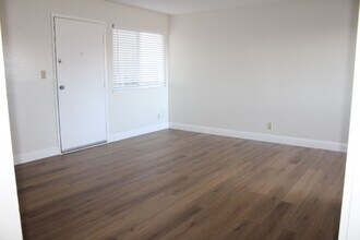 5234 Sacramento Ave in Richmond, CA - Foto de edificio - Building Photo