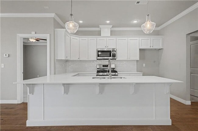 2190 N Woodlark Ln in Fayetteville, AR - Building Photo - Building Photo