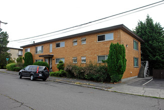 4460 Woodland Park Ave N in Seattle, WA - Building Photo - Building Photo