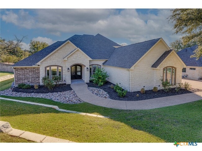 property at 1729 Las Lomas Ct