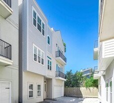 925 W 23rd St in Houston, TX - Building Photo