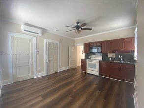 371 NW 3rd St in Miami, FL - Building Photo - Building Photo