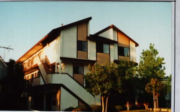 640 Ivy St in Glendale, CA - Foto de edificio - Building Photo