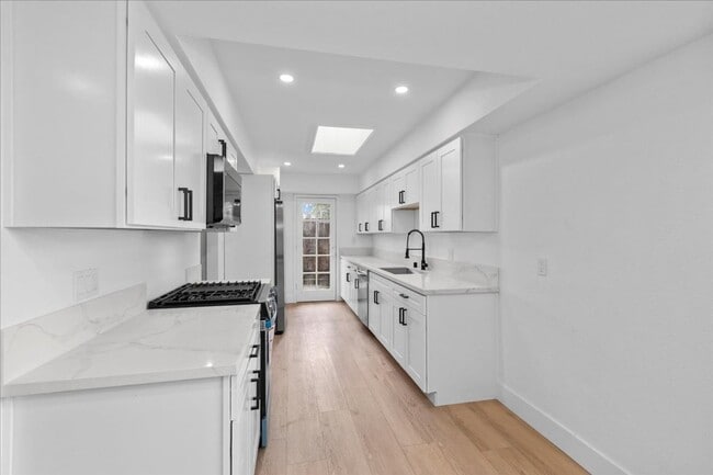 6910 Eberhart St in San Diego, CA - Building Photo - Building Photo