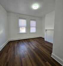 41 Wallis Ave in Jersey City, NJ - Building Photo - Building Photo