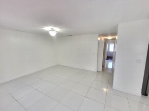 22125 SW 103rd Ct in Cutler Bay, FL - Foto de edificio - Building Photo
