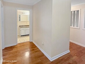 9804 Spring Pointe Ct in Louisville, KY - Building Photo - Building Photo