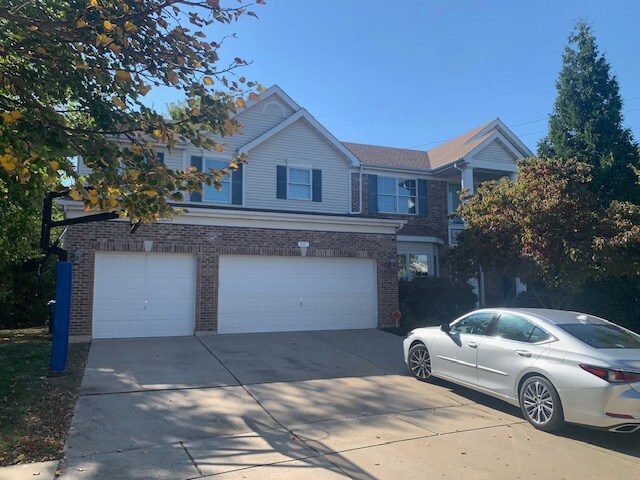 811 Wheaton Way in Creve Coeur, MO - Building Photo