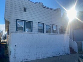 86 Brookline Ave in East Atlantic Beach, NY - Building Photo