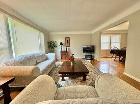 2199 Cranston Rd in University Heights, OH - Building Photo
