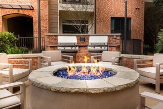 4640 W Guadalupe St-Unit -75974-1325 in Austin, TX - Foto de edificio - Building Photo