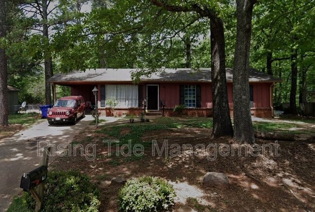 property at 428 Woodland Ct NE