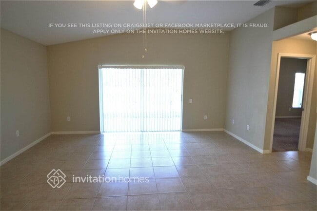 2210 Shelbourne Ct in Wesley Chapel, FL - Foto de edificio - Building Photo