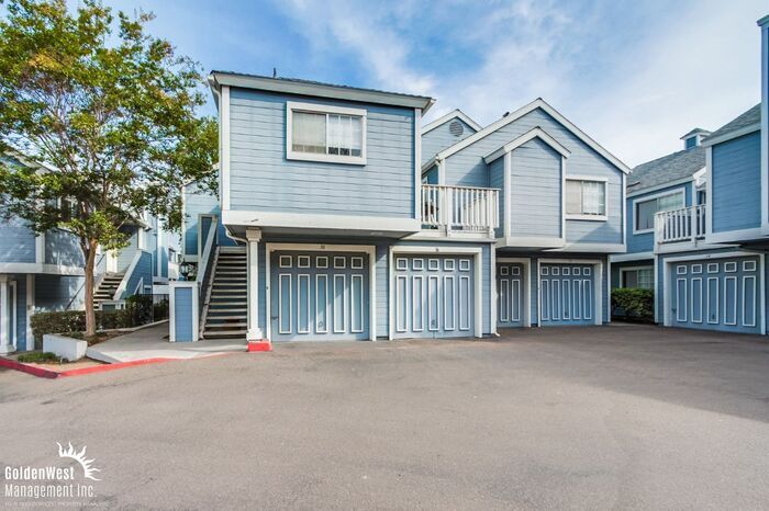 9949 Maya Linda Rd in San Diego, CA - Building Photo