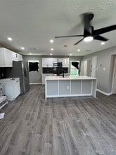 10525 Fairland Dr in Houston, TX - Building Photo - Building Photo