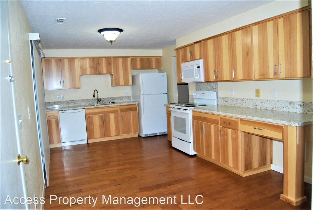 203 E Seventh St Photo