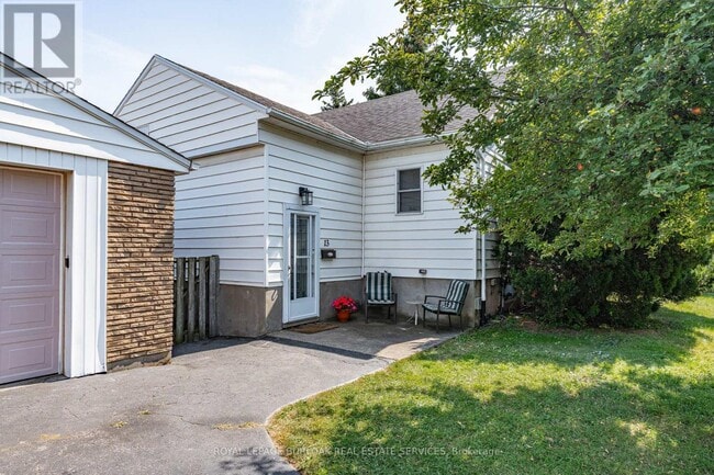 13 Craig Blvd in Grimsby, ON - Building Photo - Building Photo