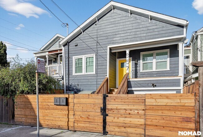857 McElroy St in Oakland, CA - Building Photo - Building Photo