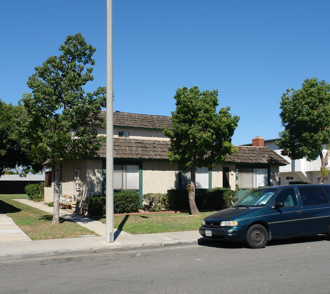 6581 Westpark Pl in Westminster, CA - Foto de edificio - Building Photo