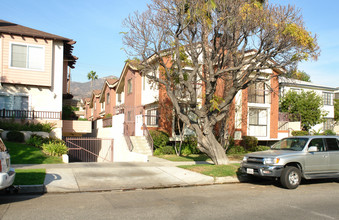 625 W Stocker St in Glendale, CA - Building Photo - Building Photo