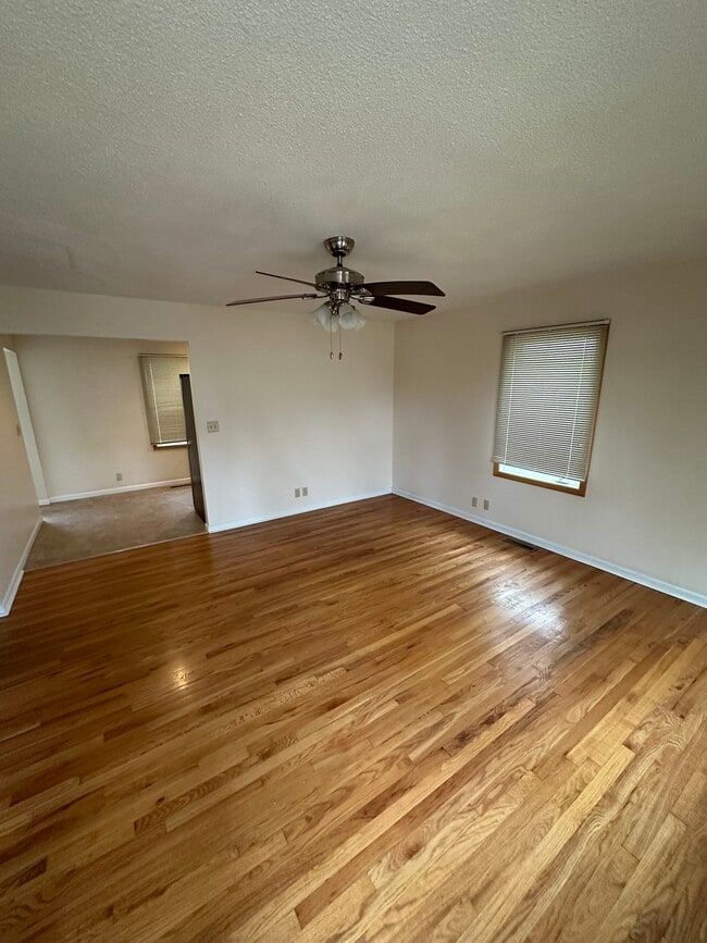 4911 Sunset Dr in Ralston, NE - Building Photo - Building Photo