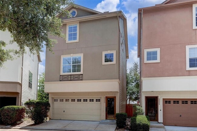 property at 3323 Clearview Cir