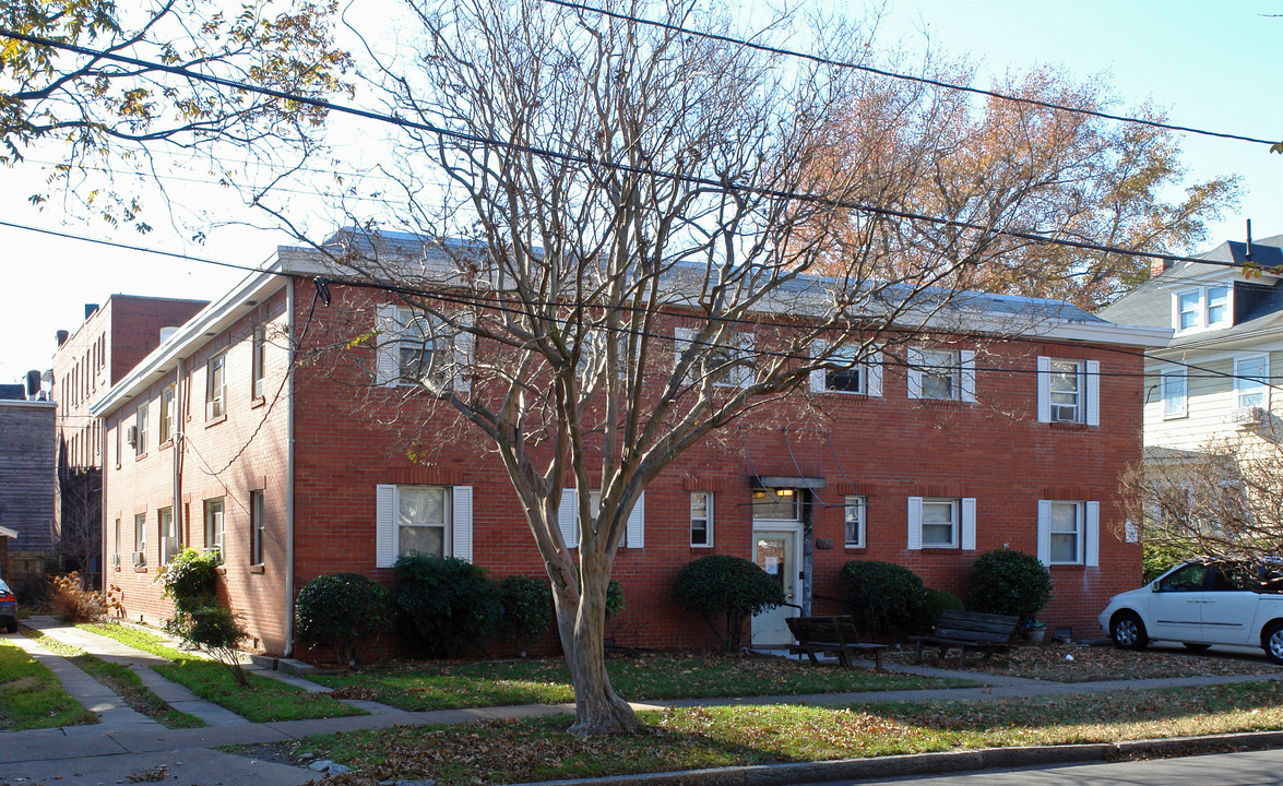 721 W Princess Anne Rd in Norfolk, VA - Building Photo