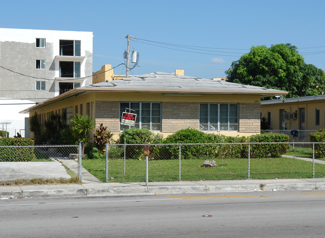 2121 SW 1st St in Miami, FL - Building Photo - Building Photo