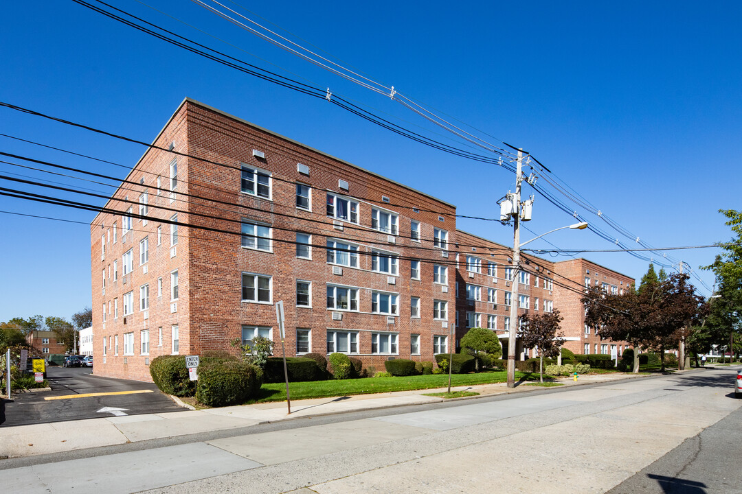 South Ocean House in Freeport, NY - Building Photo