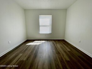 129 E Wellington Ave in Louisville, KY - Building Photo - Building Photo