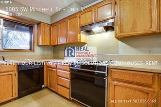 5005 SW Mitchell St in Portland, OR - Building Photo - Building Photo