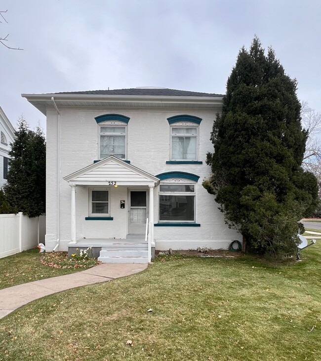 806 E Bonneville St-Unit -252 S 7th in Pocatello, ID - Foto de edificio - Building Photo