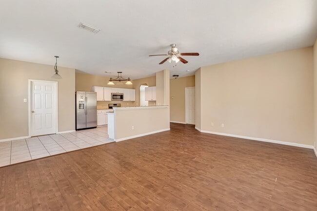 property at 914 Chapwood Ct